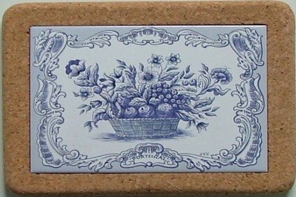 Azulejo com cortiça (sem corda) decorado Cesto Azul 15x20cm