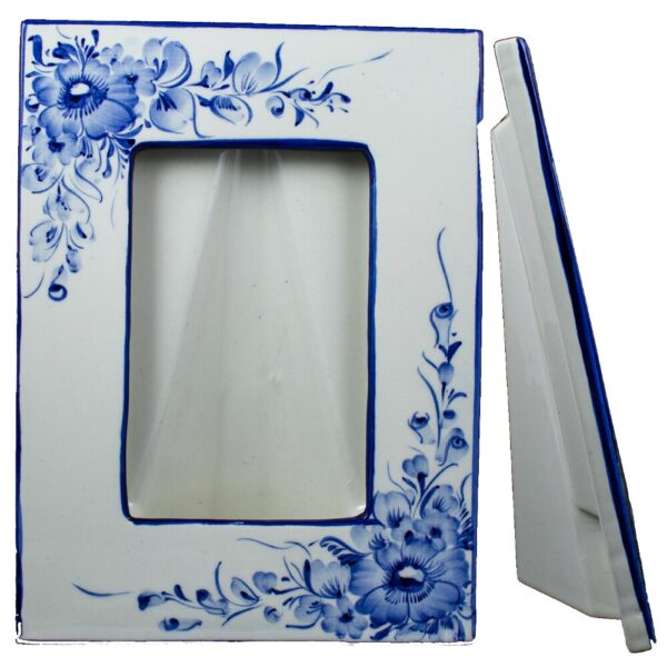 Moldura decorativa em faiança pintada à mão motivo flor azul